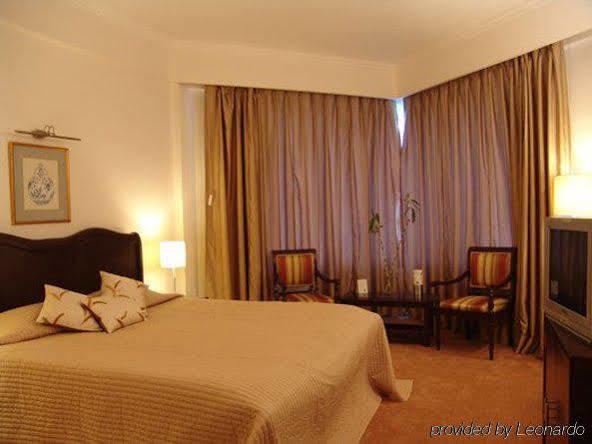 The Claremont & Convention Centre Hotel 3*