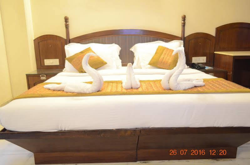 Sky Rich International - 05 Mins From Karol Bagh Metro Station