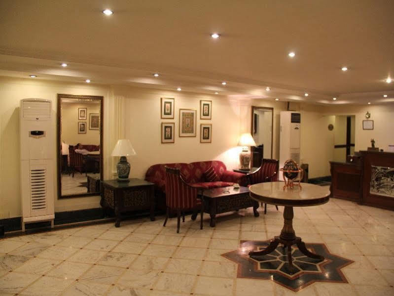 Hotel Qutub Residency