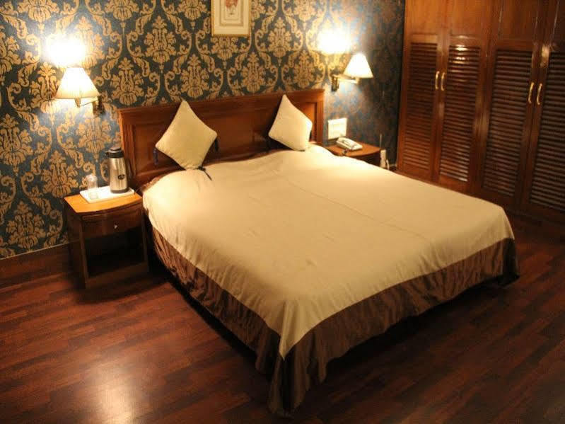 Qutub Residency 3*