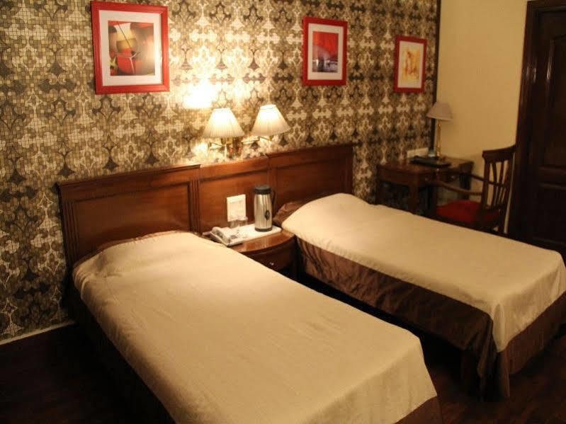 Hotel Qutub Residency 3*
