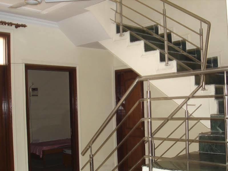 Laxmi House 2*