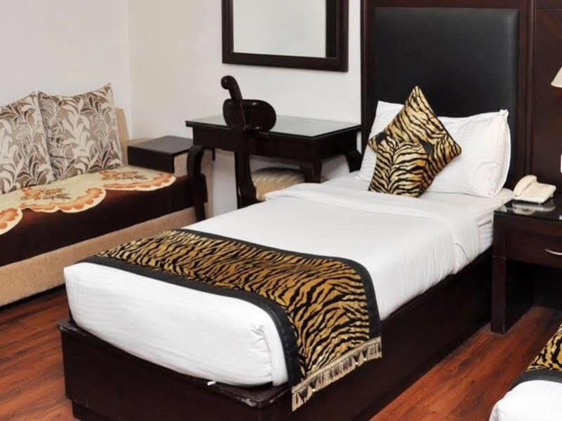Hotel Capital O 2741 Corporate Point Delhi (National Capital Territory of India)