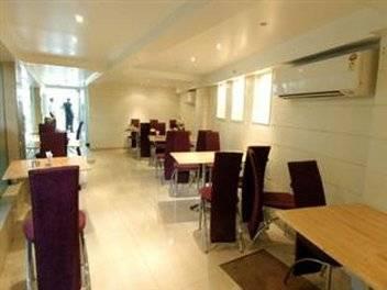 Hotel Palm Do'r Near Railway Station 3*