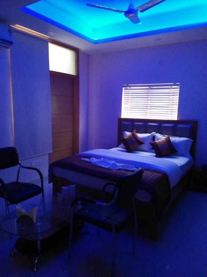 Airport Mahal 3*
