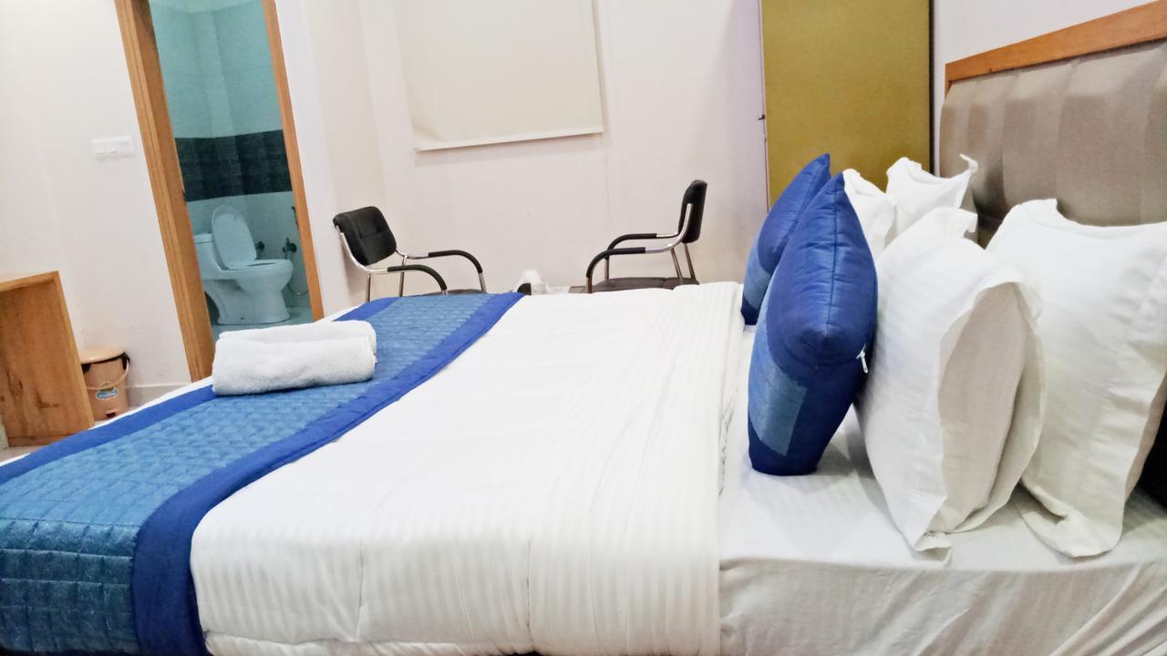 Hotel Airport Mahal 3*