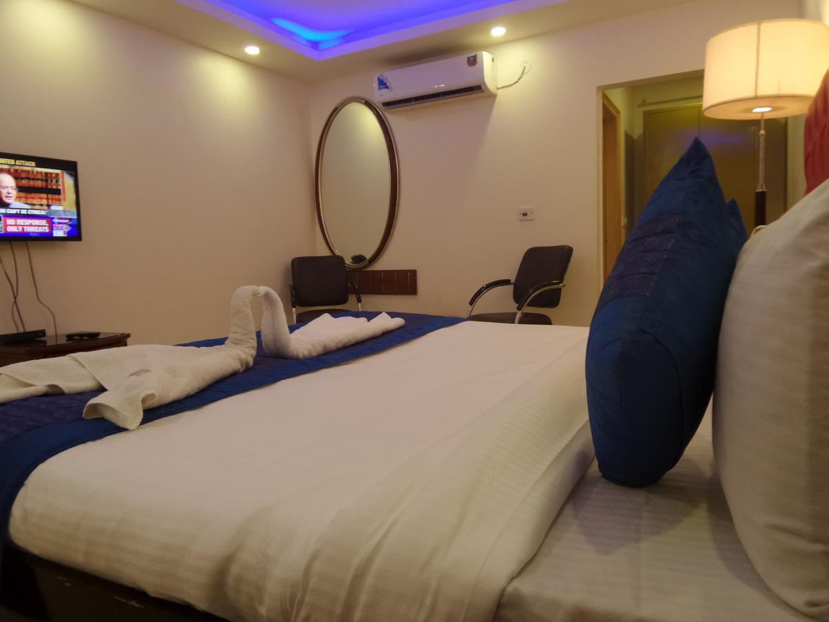 Hotel Airport Mahal