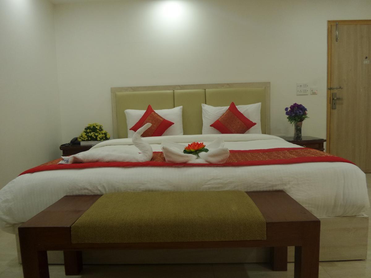Airport Mahal Hotel 3*