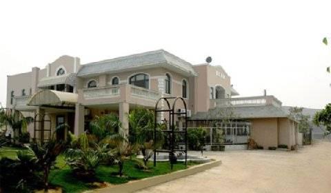 Grand Notting Hills And Hotel
