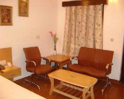 Grand Notting Hills And Hotel New Delhi