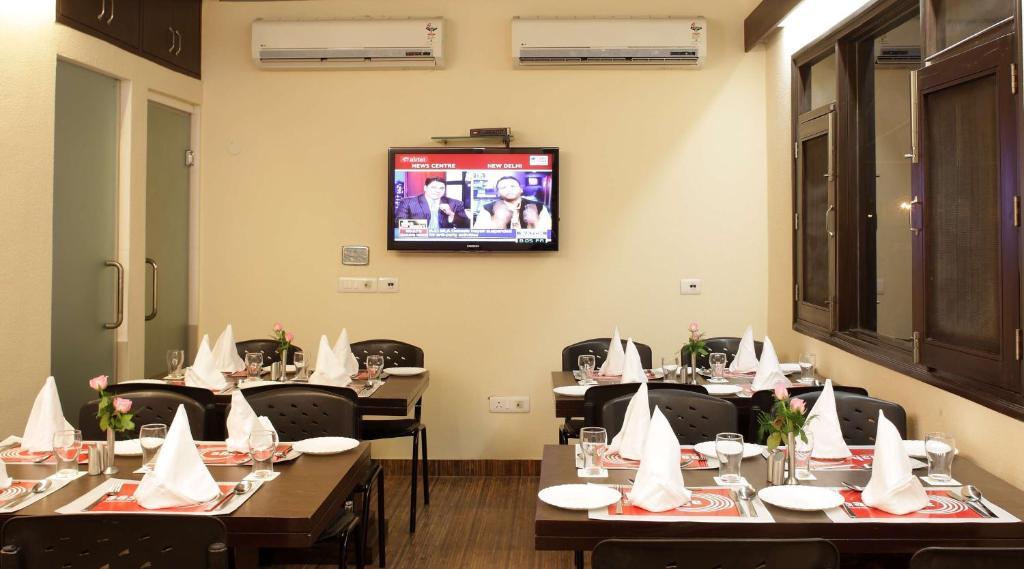 Hotel Fabhotel Aashraye 3*