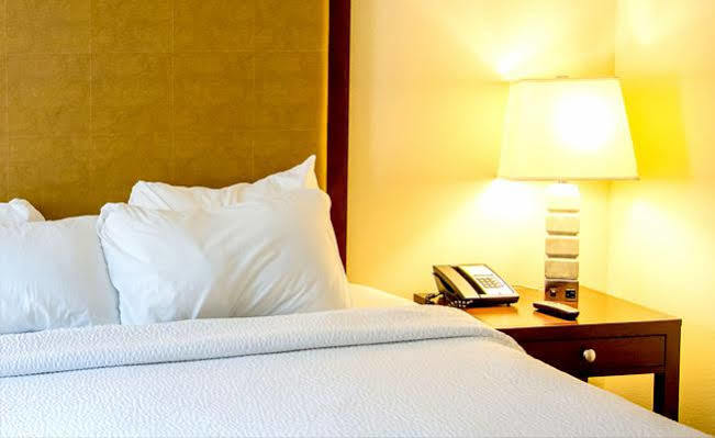 Oyo Flagship F Five Hotel 3*