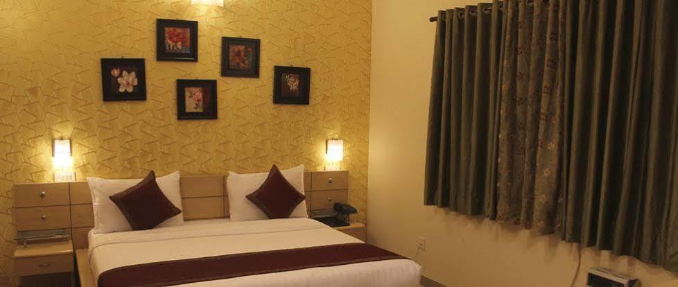 Persona International Karol Bagh Hotel 3*