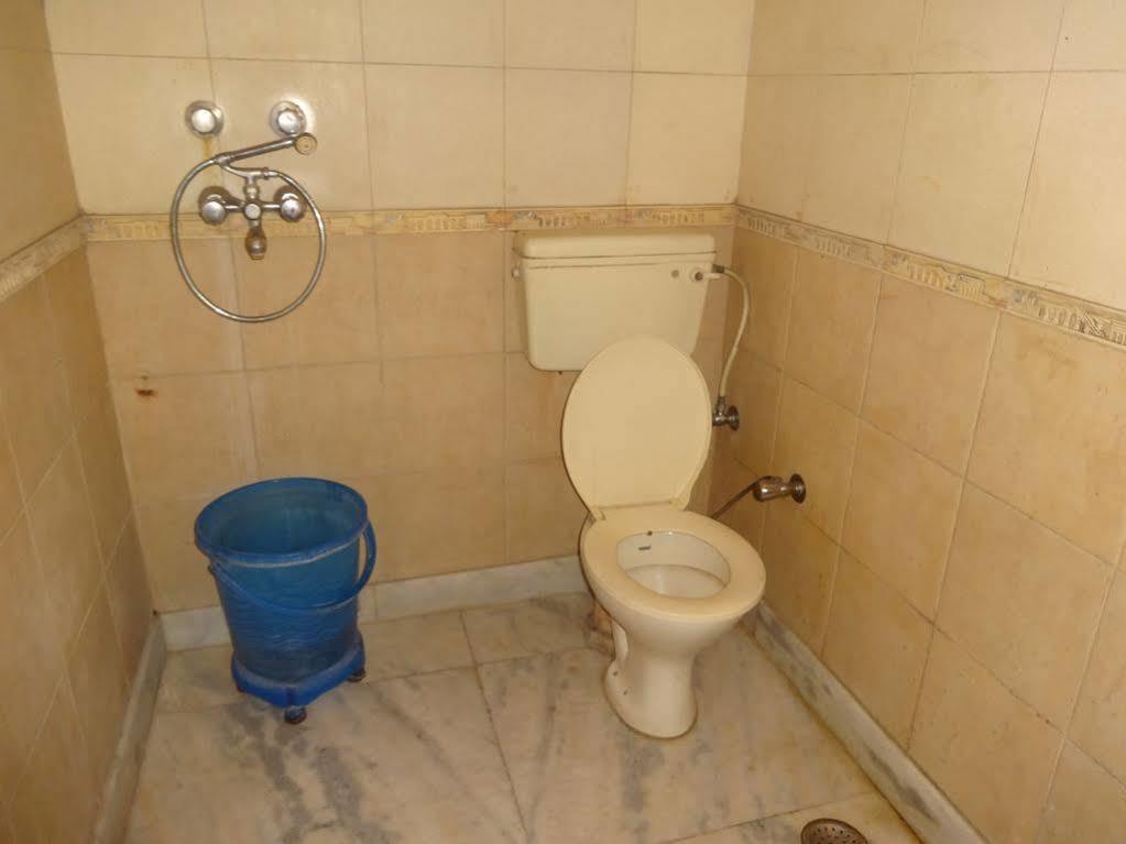 Crown Plaza Hotel 2*
