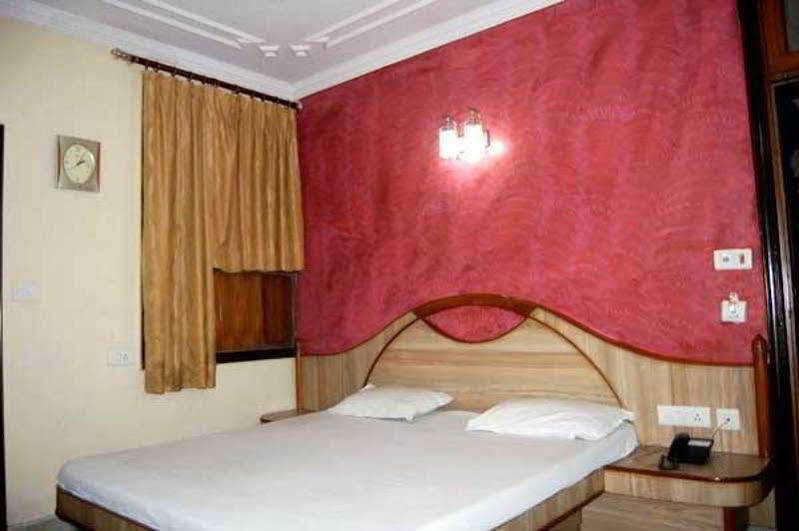 Hotel De International @ Station