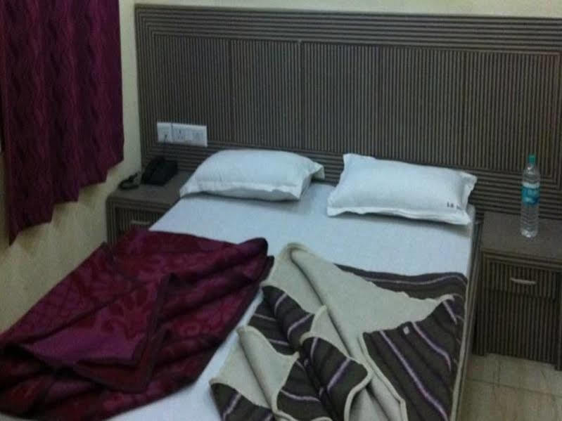 Hotel S B