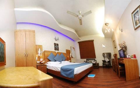 Royal Castle Grand Hotel