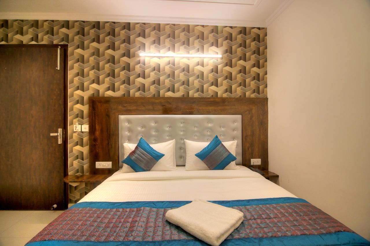 Airport Ark Of Avalon Hotel