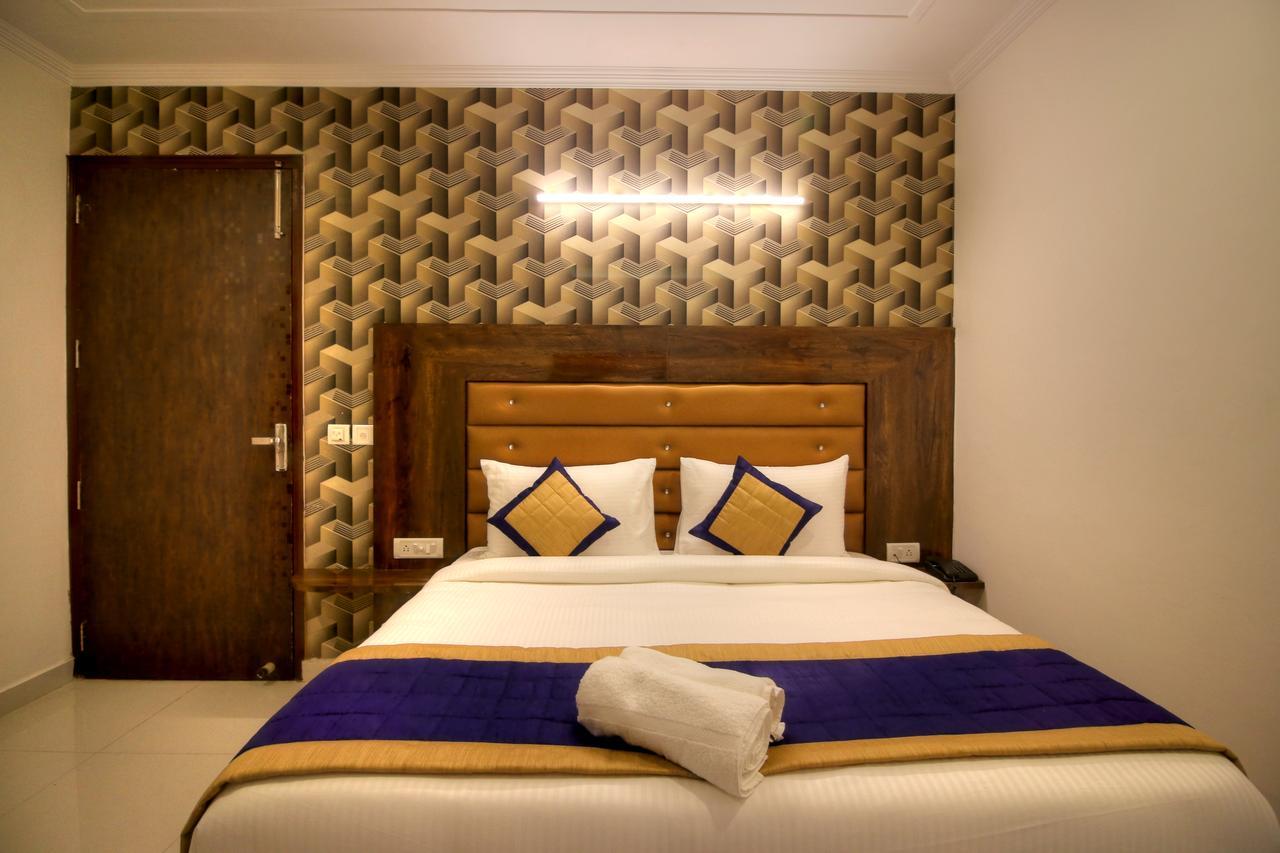 Hotel Airport Ark Of Avalon 3*