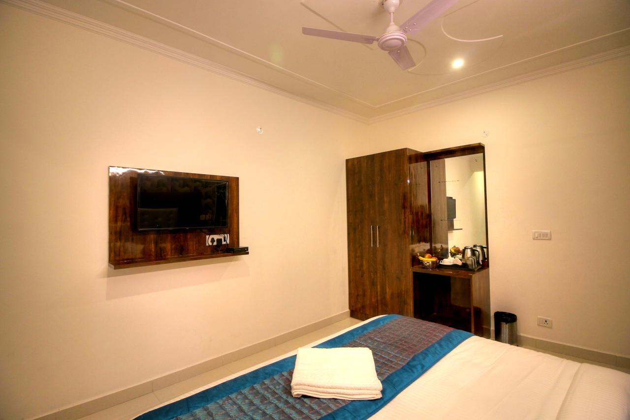 Airport Ark Of Avalon Hotel