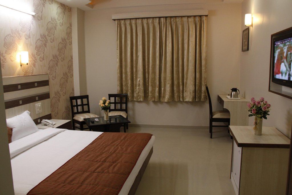 Hotel Treebo Rockwell Plaza 3*