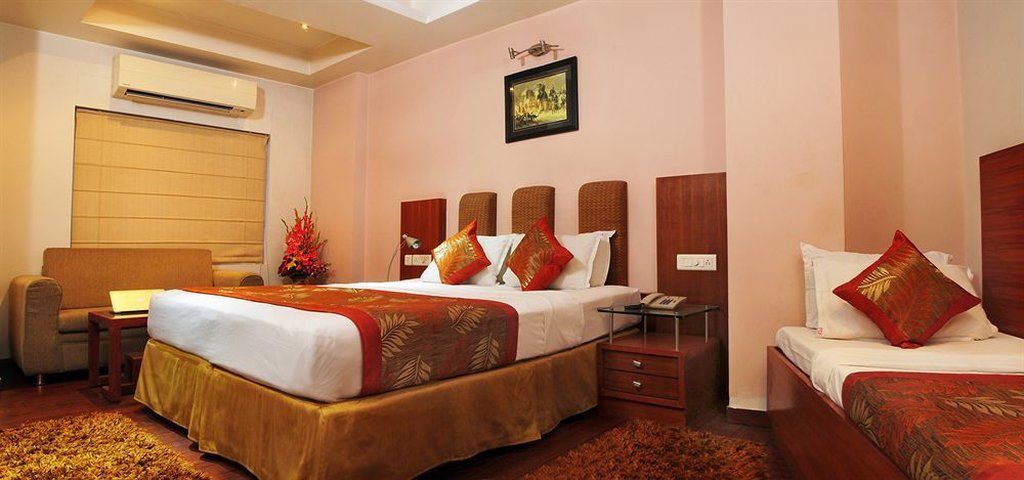 Hotel Palm Do'r Near Railway Station