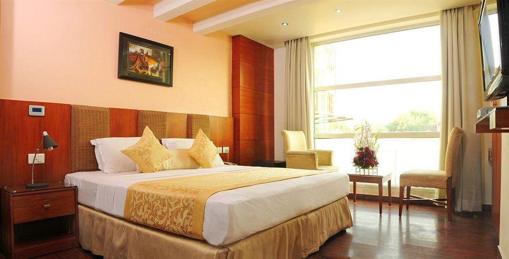 Hotel Palm Do'r Near Railway Station 3*
