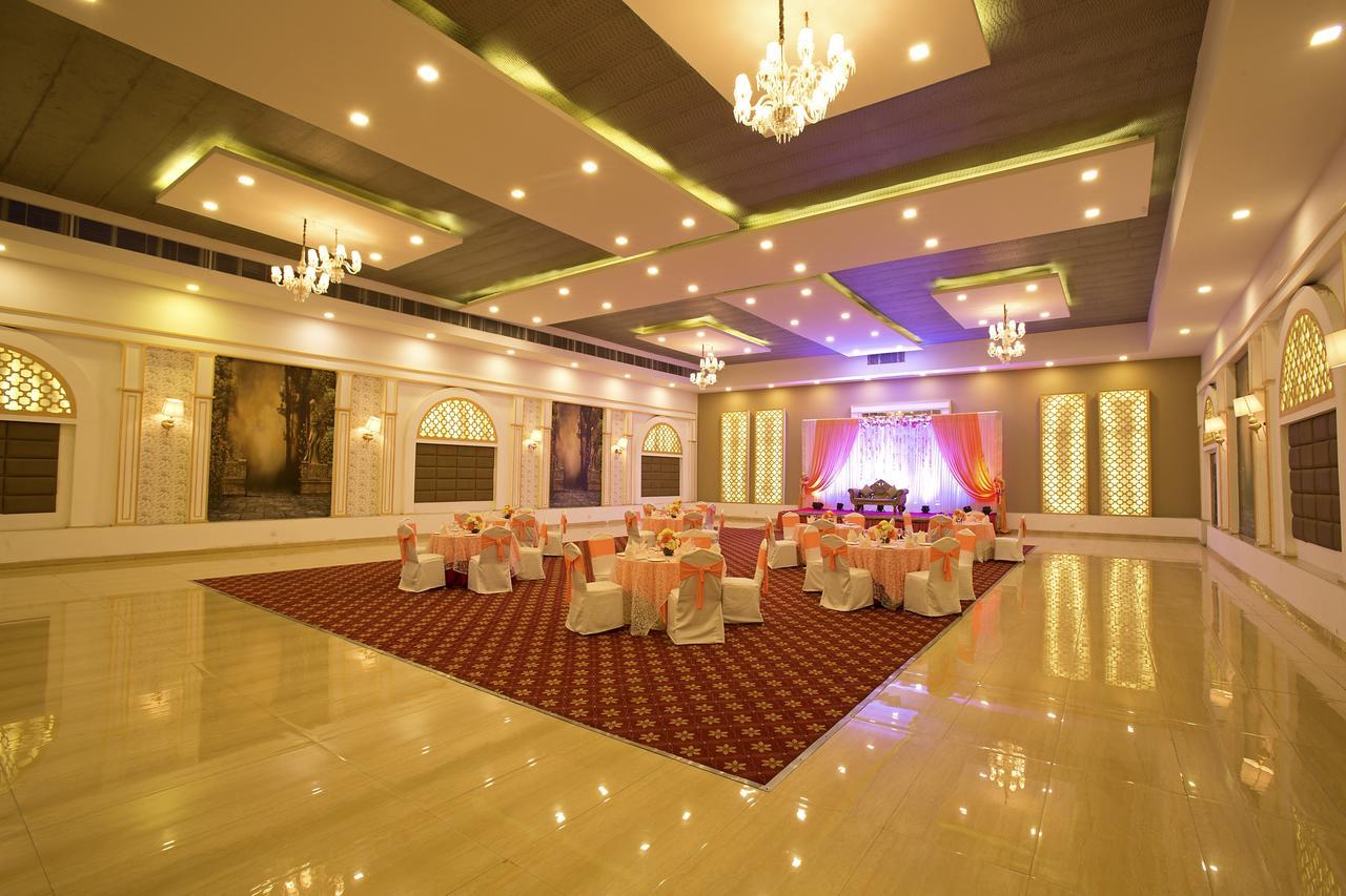 Inde Chattarpur Hotel