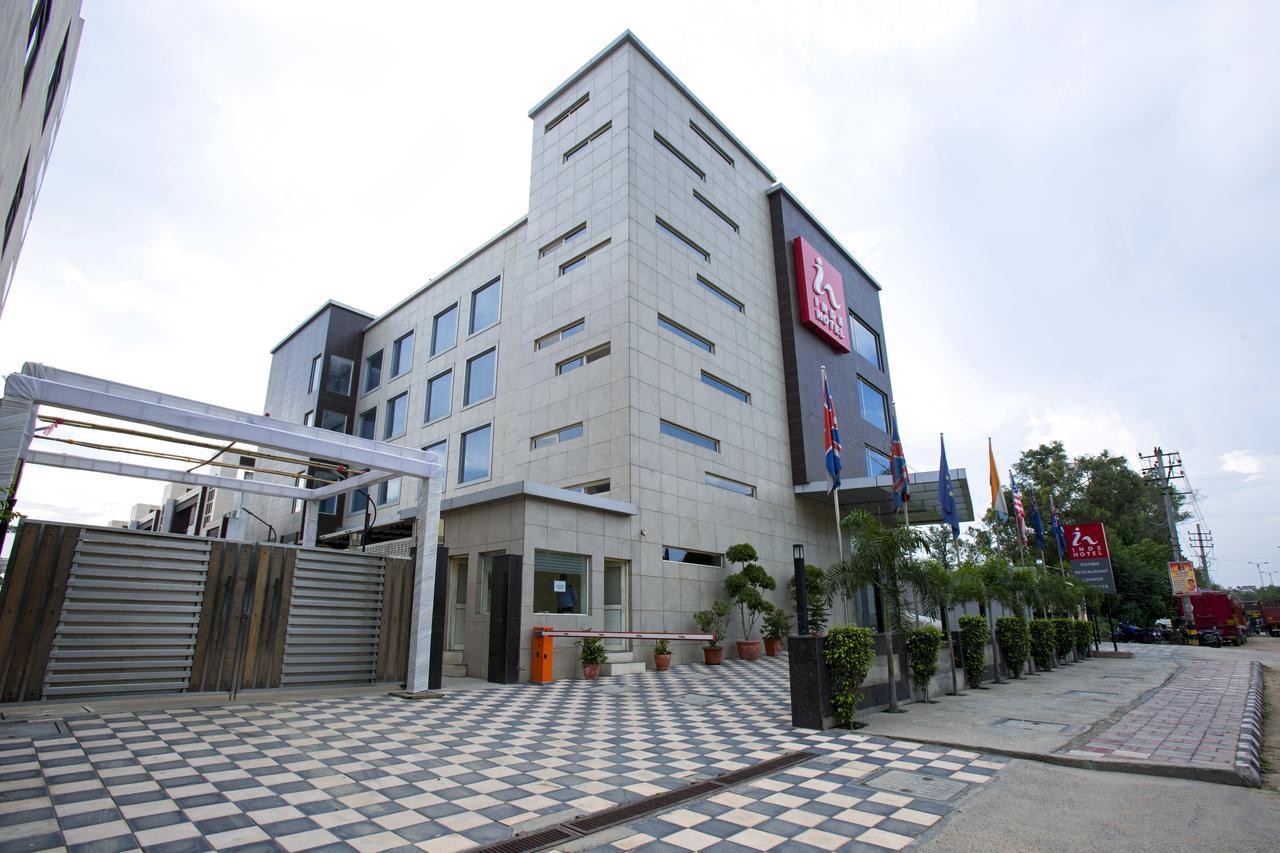 Hotel Inde Chattarpur 3*