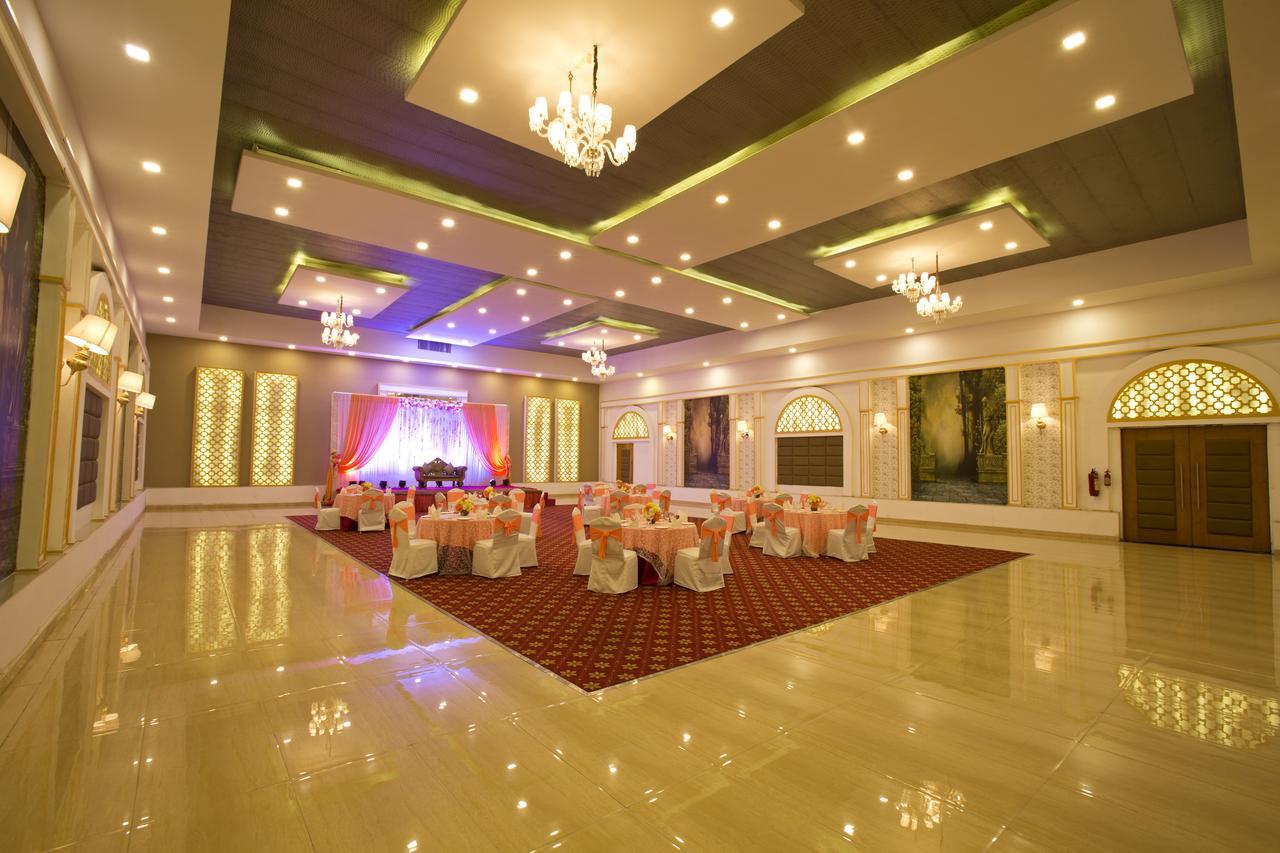 Inde Chattarpur Hotel 3*