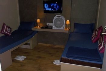 Sams Snooze At My Space Capsule hotel 3*