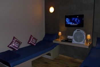 Sams Snooze At My Space New Delhi