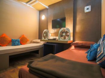 Sams Snooze At My Space Capsule hotel