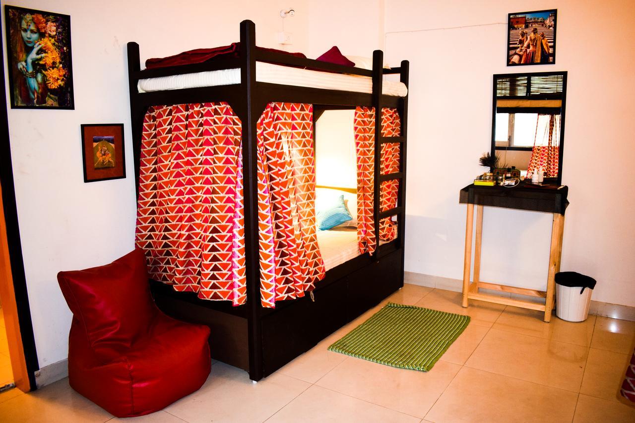 Hostel Roots
