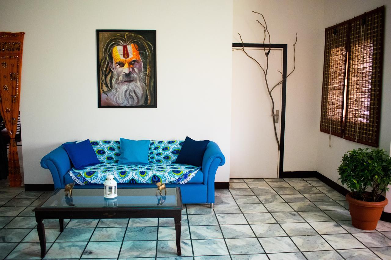 Roots Hostel *