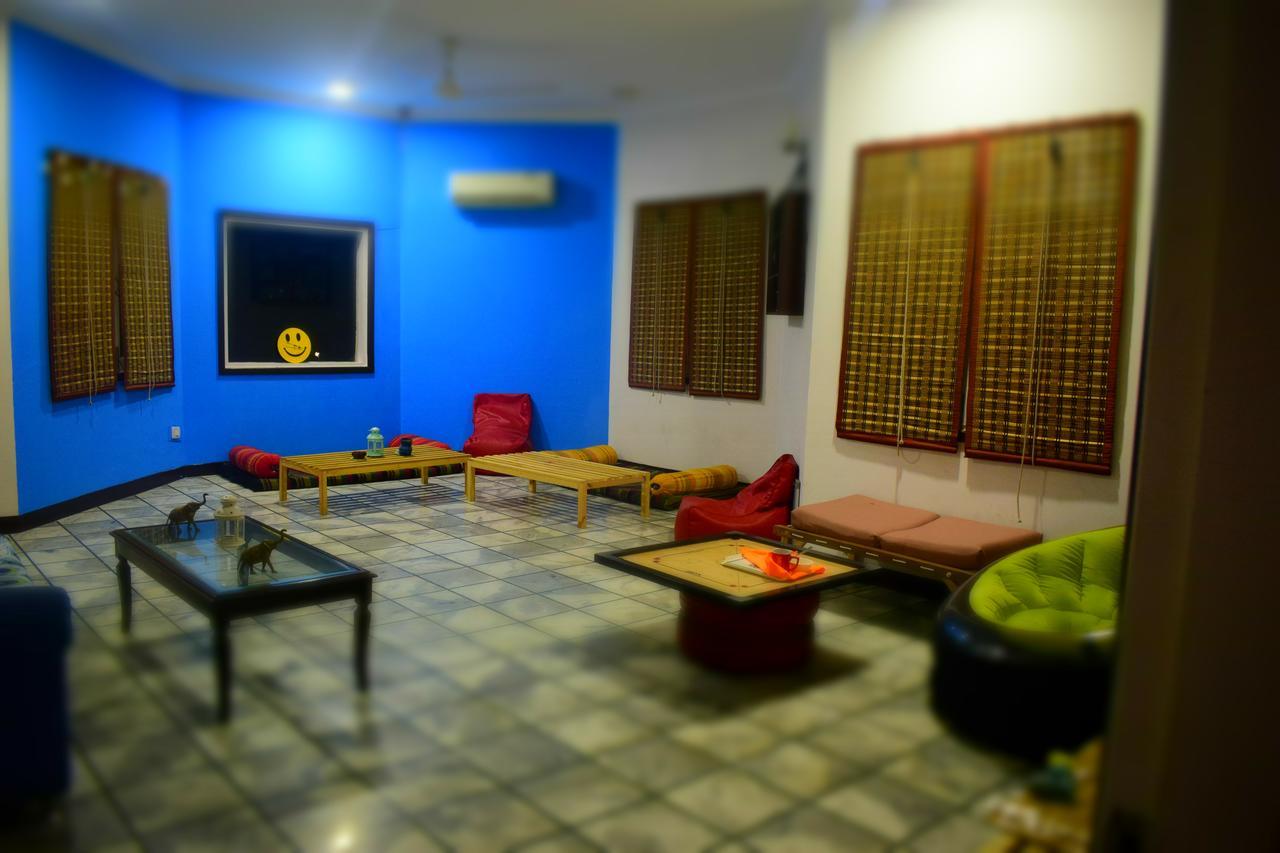 Roots Hostel New Delhi