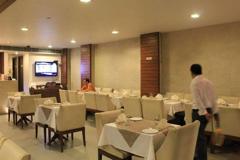 Hotel Apra Deluxe