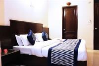 Hotel Oyo Paharganj Near Bikaner Sweets 3*