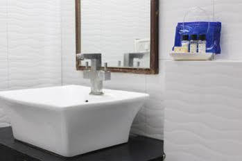 Hotel Fabhotel Swiss International Patel Nagar 3*