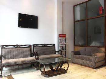 Oyo Paharganj Near Bikaner Sweets 3*