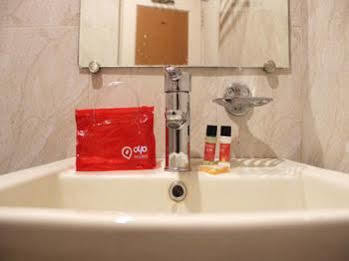 Oyo Paharganj Near Bikaner Sweets Hotel