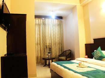 Hotel Oyo Paharganj Near Bikaner Sweets New Delhi
