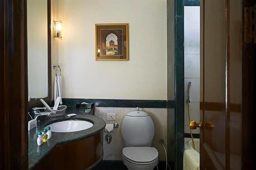Qutub Residency Hotel