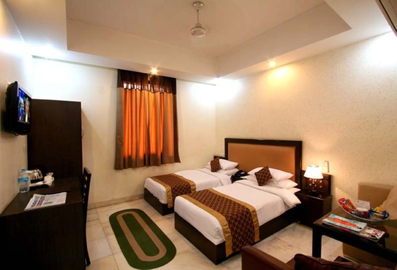 Kingston Park - Karol Bagh Hotel