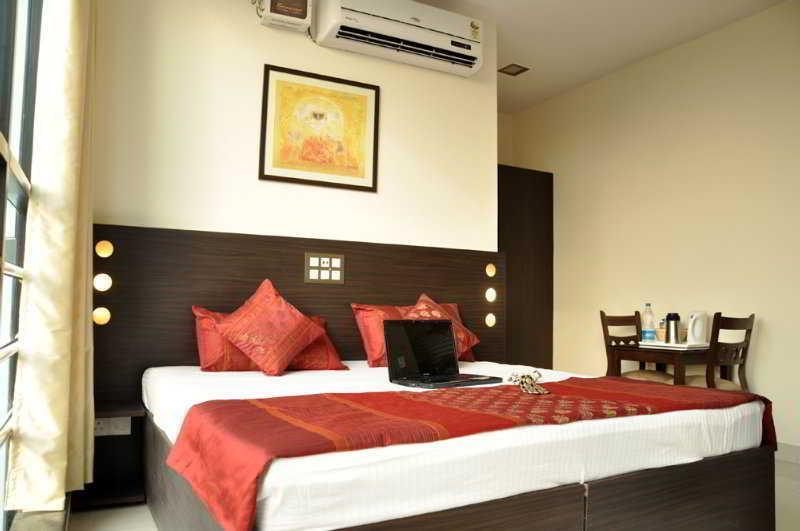 Amby 3* New Delhi