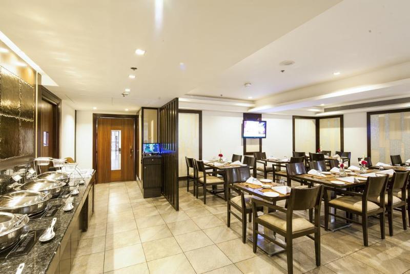 Mint Oodles 2 Mins To Nehru Enclave Metro Hotel 3*