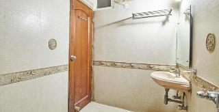 Hotel Legend - Walk-in From Railway Station 3*