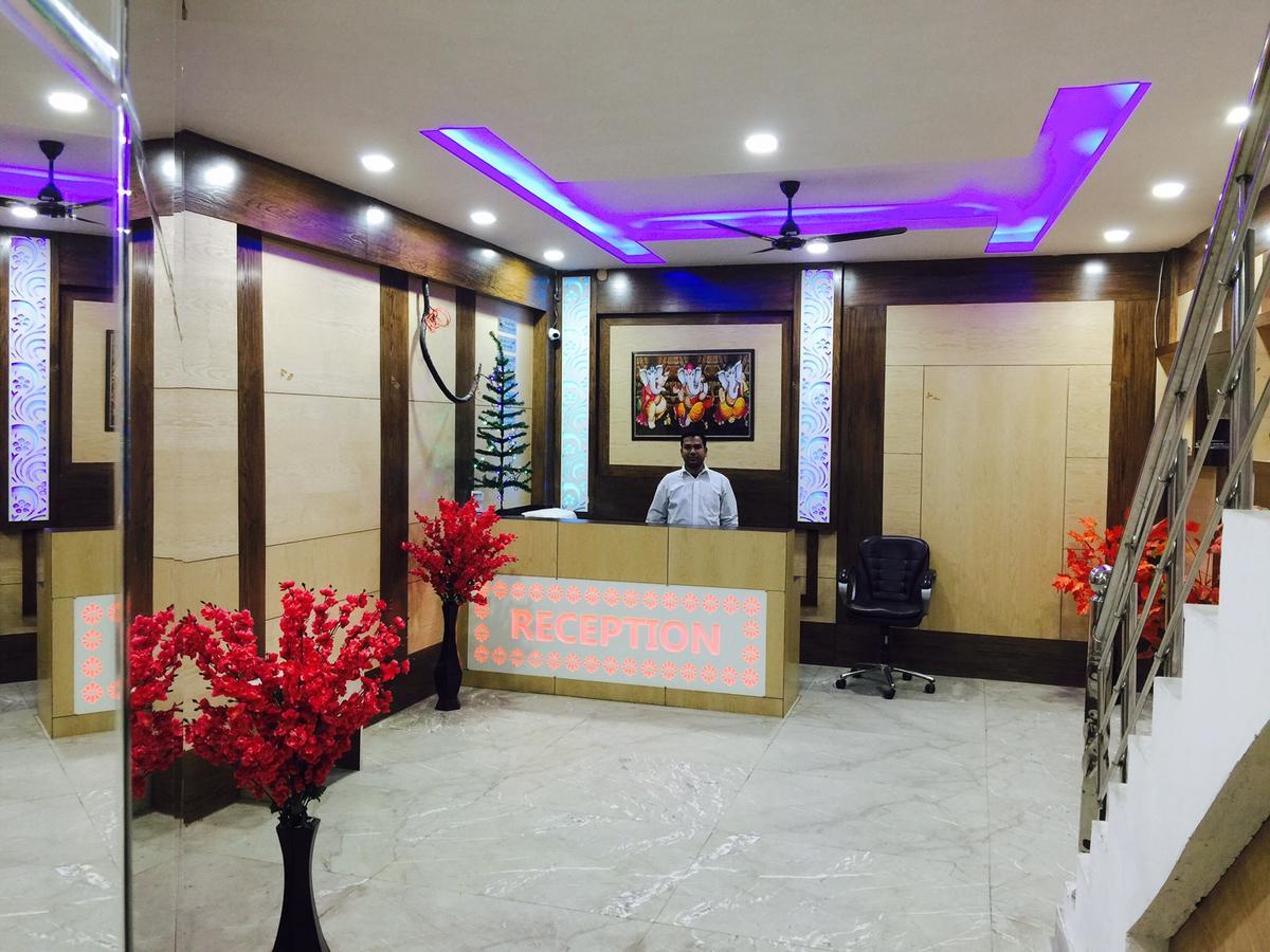 Lord Krishna Walking Distance From Railway Station 2* New Delhi