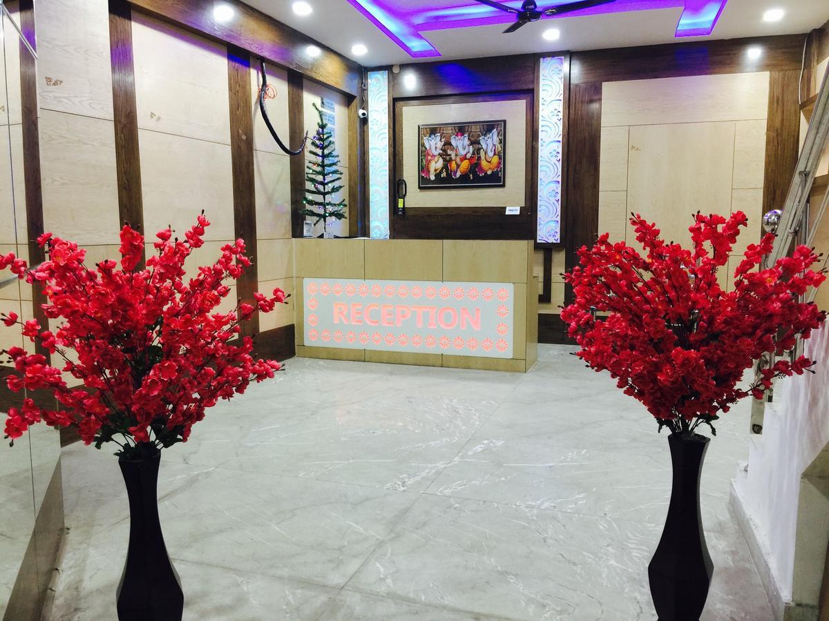 Hotel Lord Krishna Walking Distance From Railway Station 2*