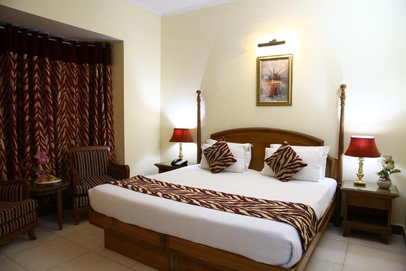 Hotel Treebo Trend Conclave Comfort Kailash Colony 3*